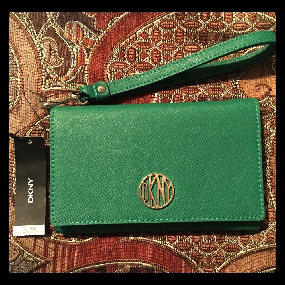 DKNY wristlet NWT