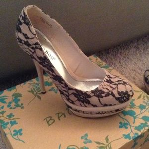 Bamboo nude lace pumps