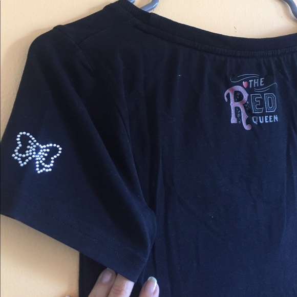Red Queen of Hearts T-shirt Collectible - Picture 4 of 5