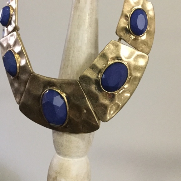 Gold with blue accent necklace - Picture 2 of 3