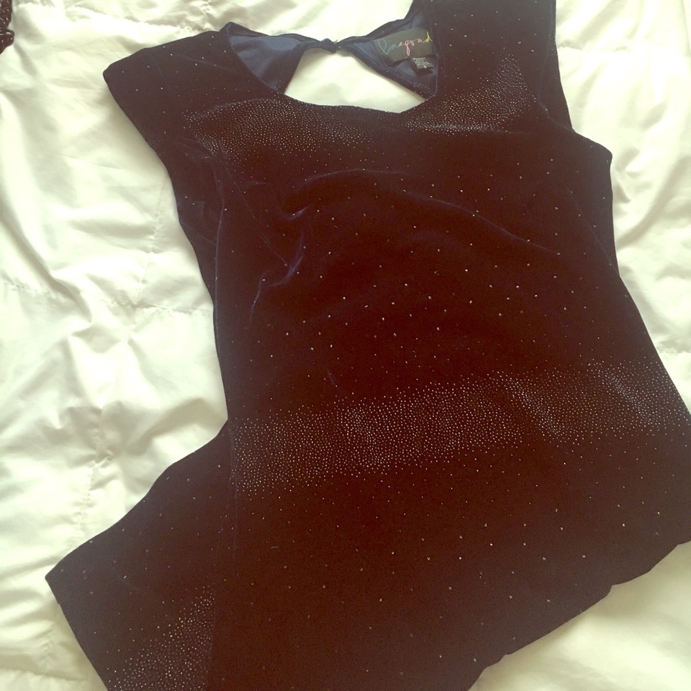 Navy velvet shimmer dress with cutout back 🥂