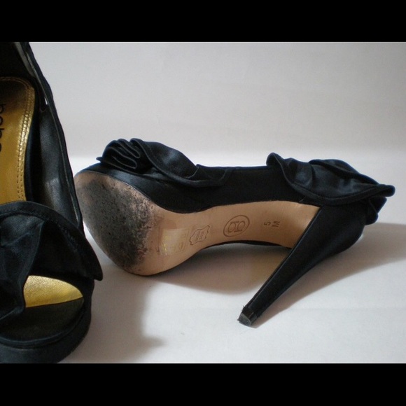 Bebe satin black heels, leather sole - Picture 4 of 5
