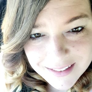 Meet your Posher, Desiree