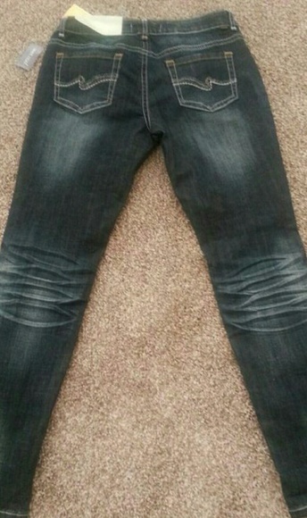 NWT Wet Seal Ripped Jeans, Size: 11. - Picture 2 of 3
