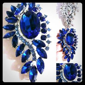 Gorgeous huge rhinestone brooch