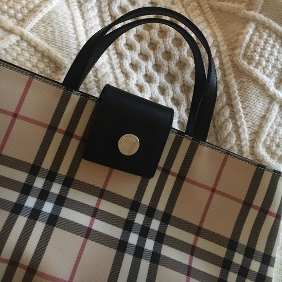 Burberry handbag ❌SolD❌ - Picture 2 of 8