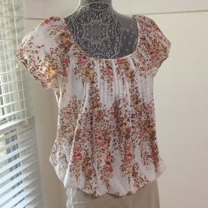 🌻Beautiful Summer Top🌻