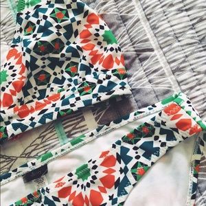 Old Navy geometric shapes bikini size-L