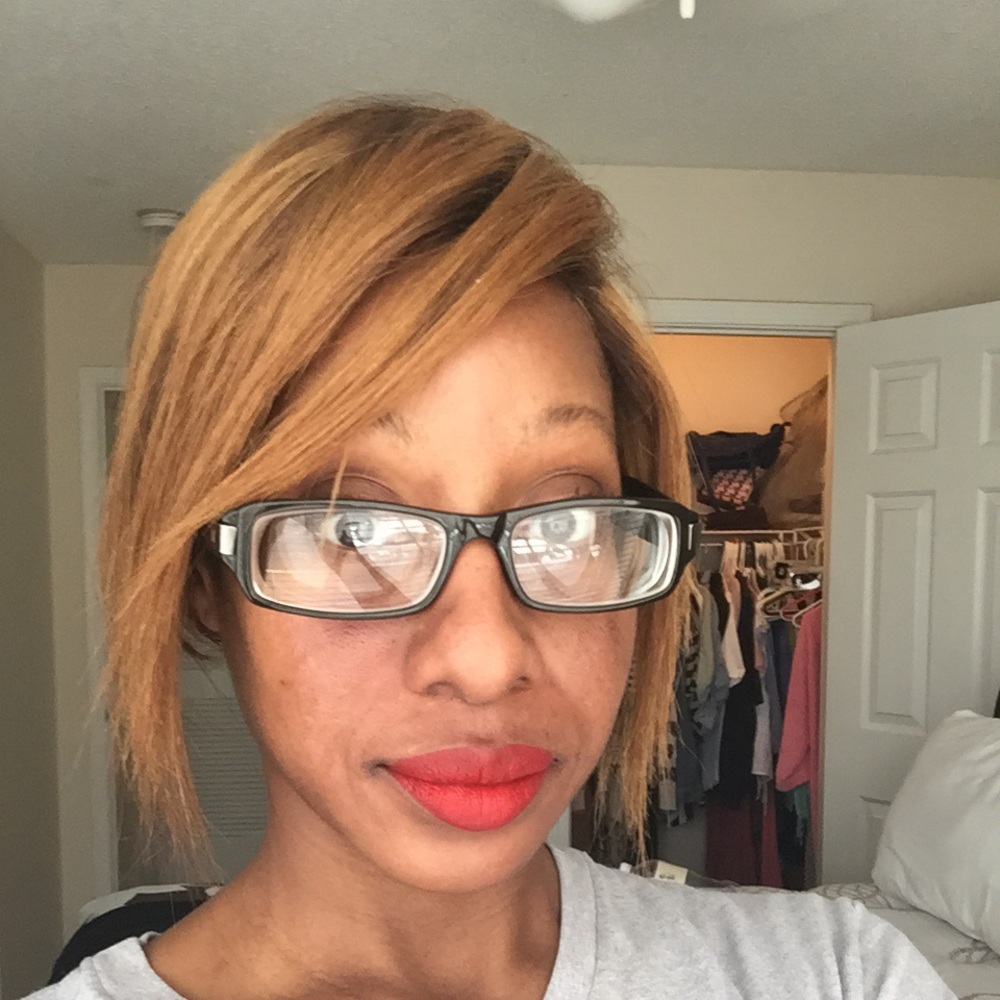 Meet your Posher, Stephanie