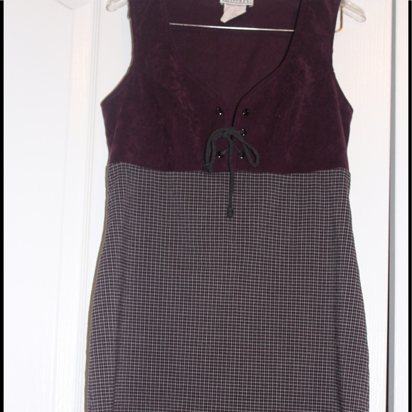 Plum colored Velvet dress - Picture 2 of 4