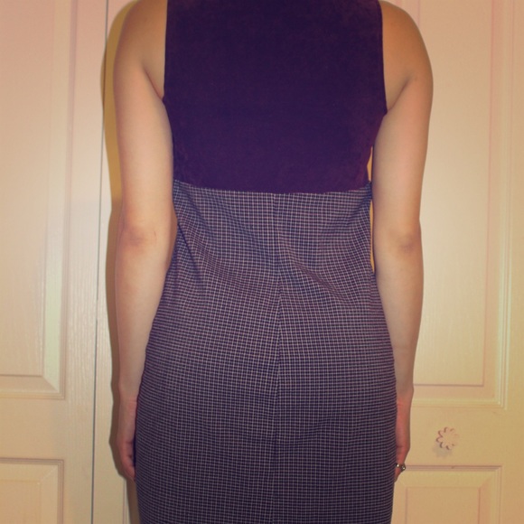 Plum colored Velvet dress - Picture 3 of 4