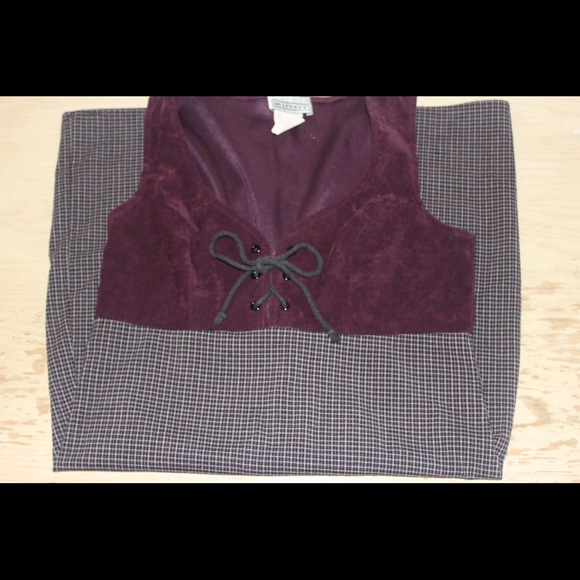 Plum colored Velvet dress - Picture 4 of 4