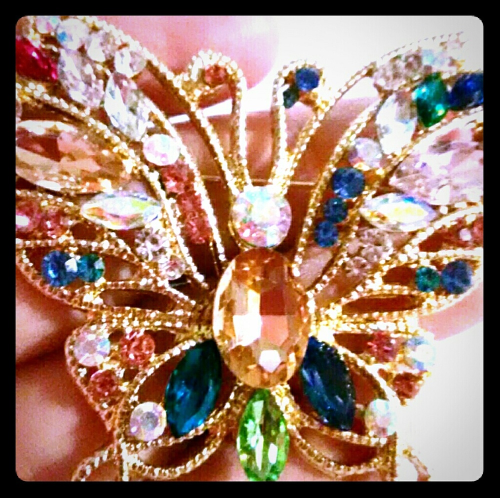 Gorgeous rhinestone butterfly brooch