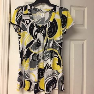Yellow, black and white top
