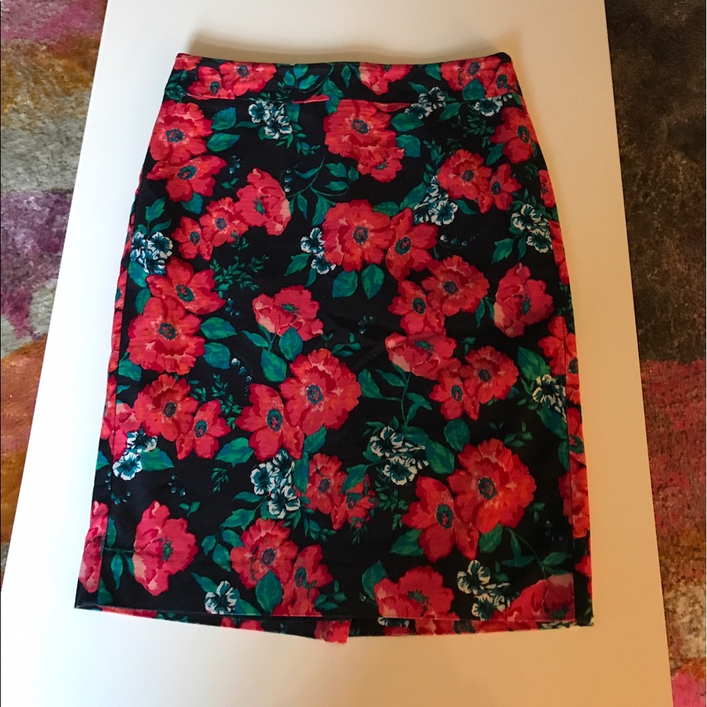 Ann Taylor Navy Floral Pencil Skirt SZ2