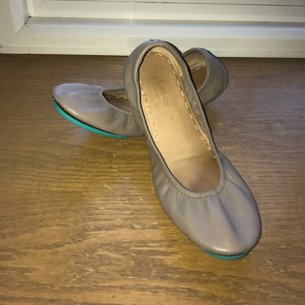 Taupe Tieks