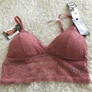 Lace bralette with removable padding
