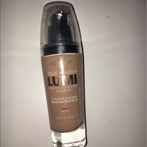 L'Oreal True Match Lumi Foundation