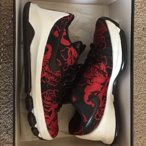 Sz 9.5 KD 8 Floral