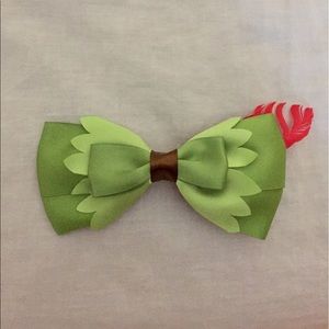 NWOT Peter Pan Bow Hair Clip
