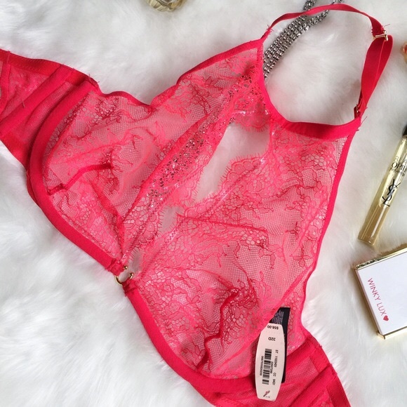 . {VICTORIA'S SECRET} Very sexy chantilly lace bra - Picture 2 of 8