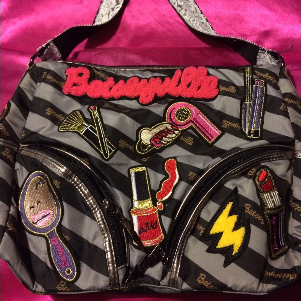 Betsey Johnson Betseyville cosmetic travel bag