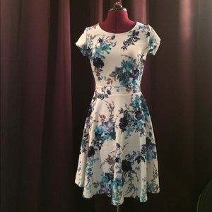 Gilli floral dress from Modcloth size Small