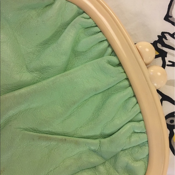 Mint green vintage kiss lock coin purse Zooey - Picture 3 of 4