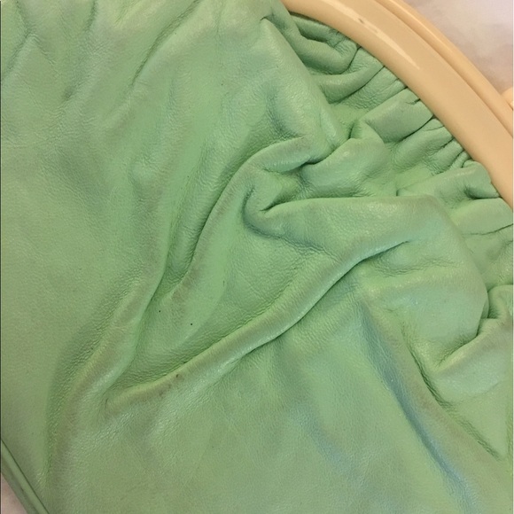 Mint green vintage kiss lock coin purse Zooey - Picture 4 of 4