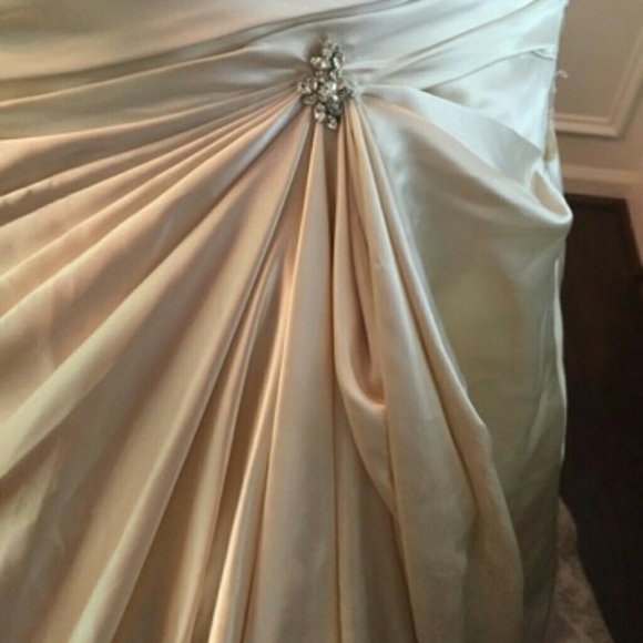 Sophie Tolli Wedding Dress - Picture 3 of 7