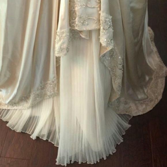 Sophie Tolli Wedding Dress - Picture 5 of 7