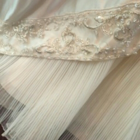 Sophie Tolli Wedding Dress - Picture 6 of 7