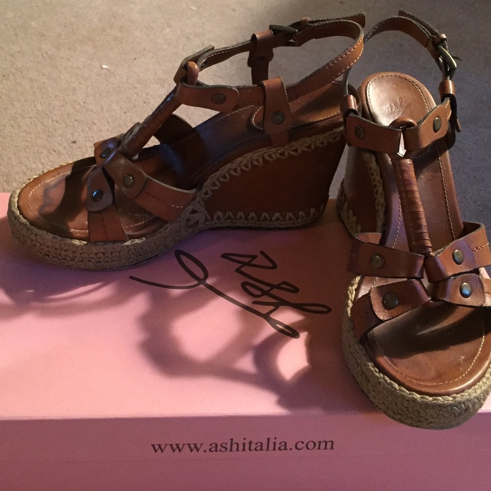 〽️Ash leather wedges 〽️