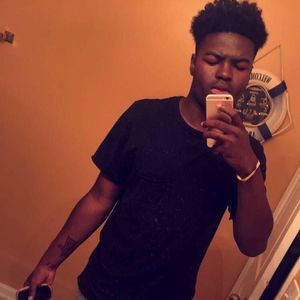 Meet your Posher, Derrick