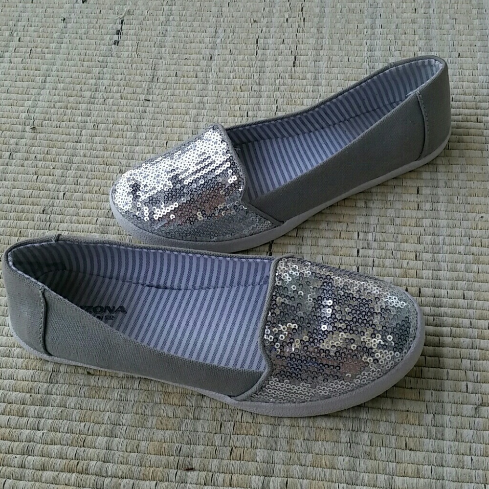 Casual shoes