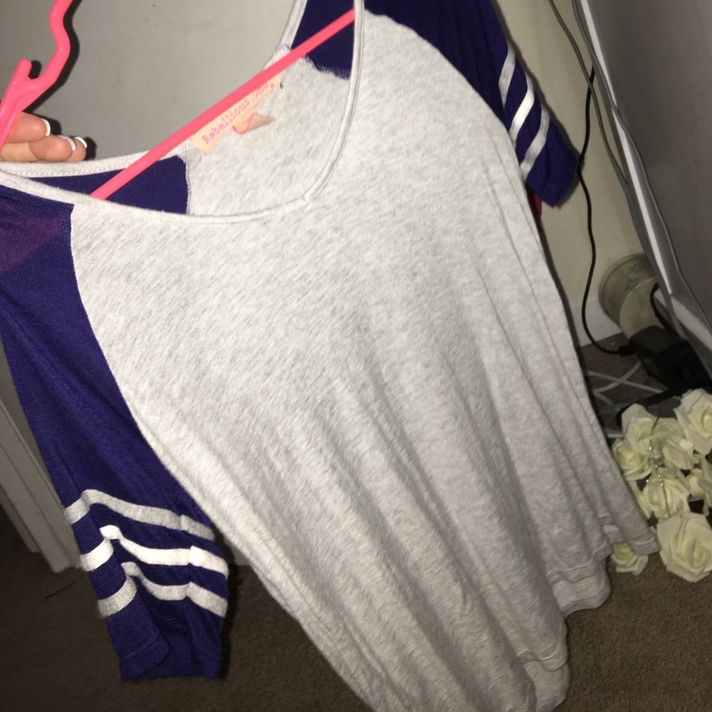 NEVER WORN CUTE SHIRT