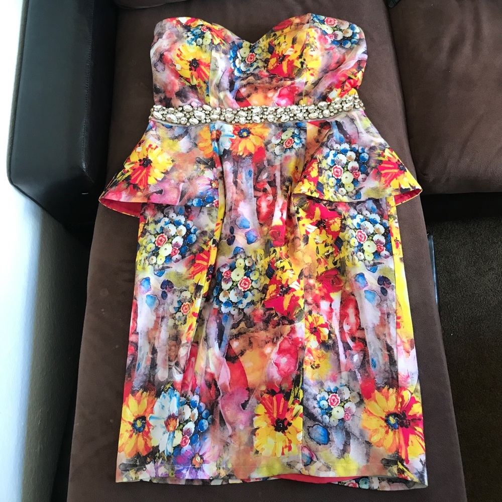 Forever Unique Dress - Picture 2 of 7