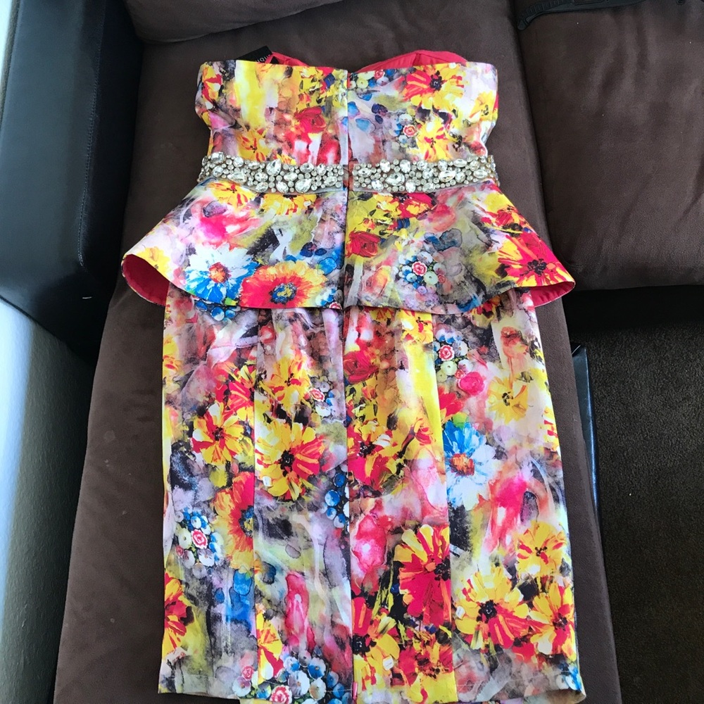 Forever Unique Dress - Picture 6 of 7