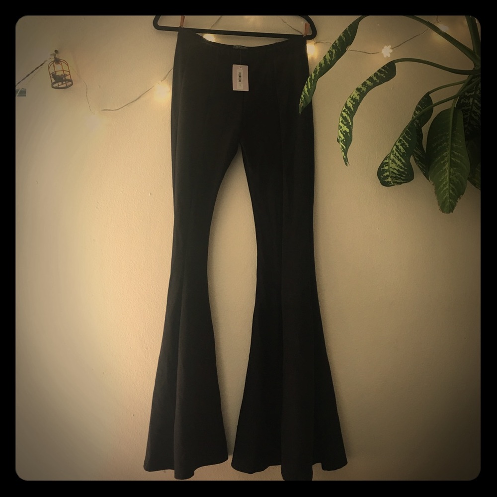amazing flared black pants! great 4 festivals ✨✨✨