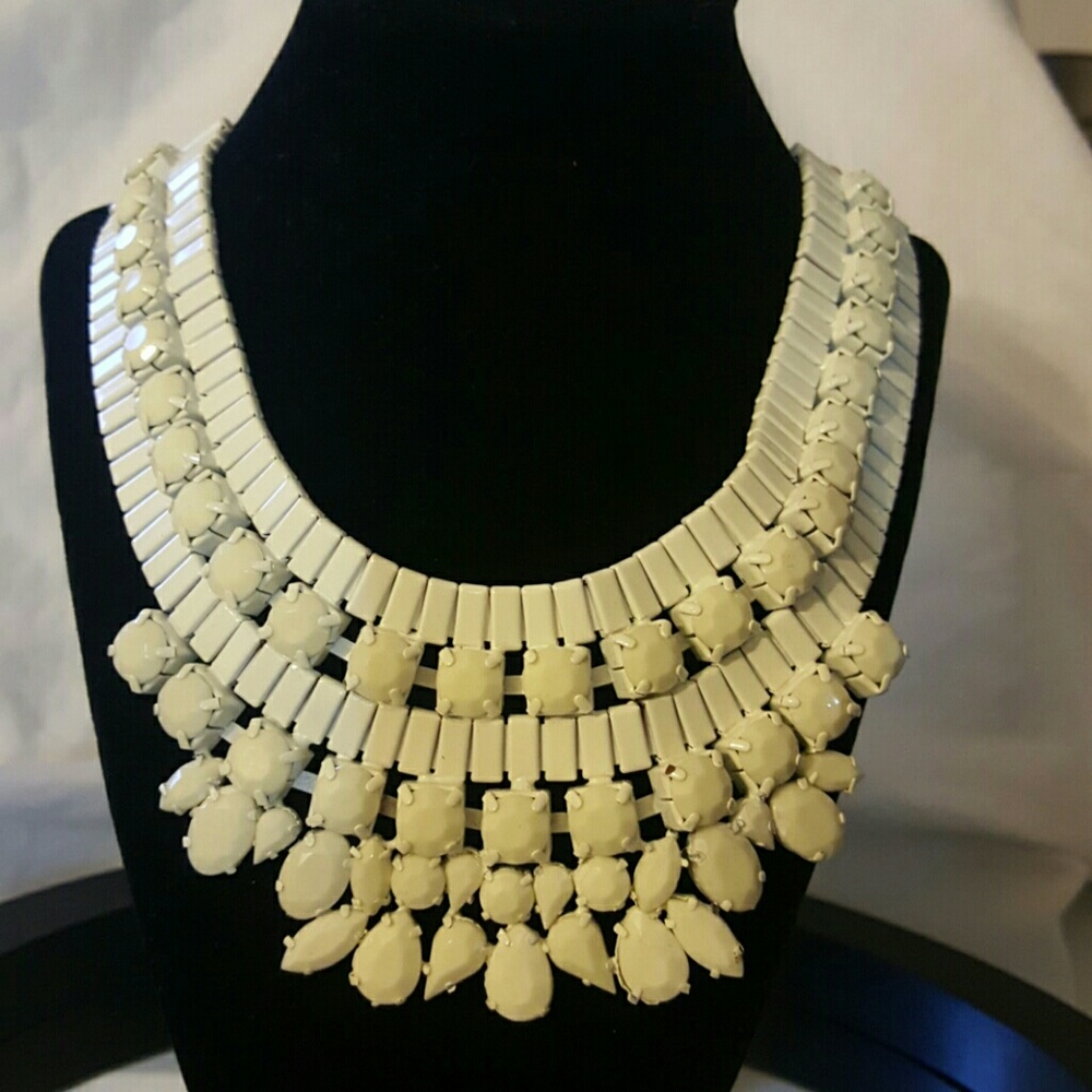 Ivory Necklace Set - Picture 2 of 3