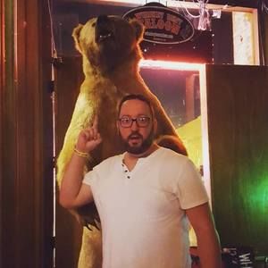 Meet your Posher, Eric