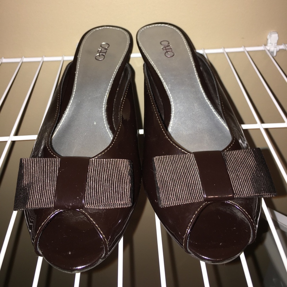 BLACK BOW KITTEN HEELS