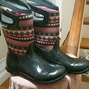 Bogs, girls size 4