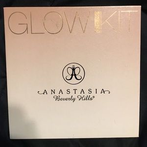 Anastasia Beverly Hills  "That Glow" Glow Kit
