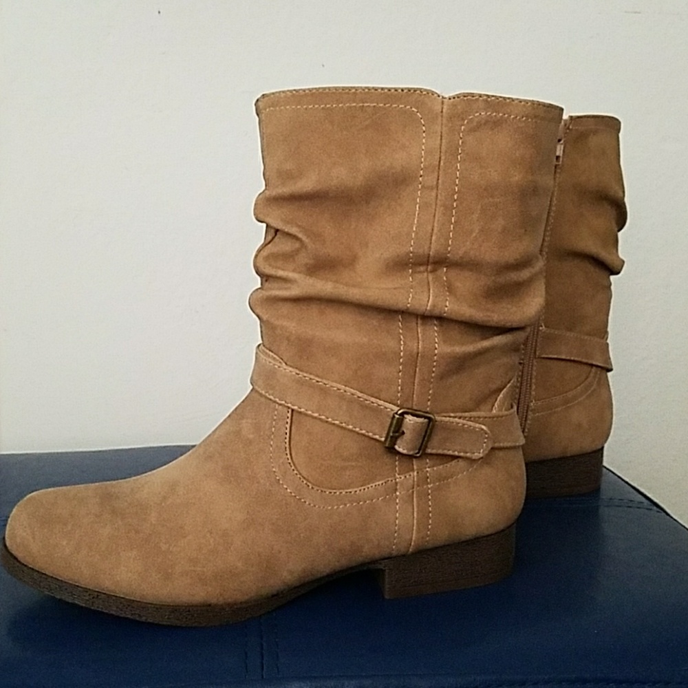 Brand new tan boots