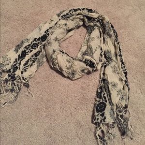 B&W Summer Scarf