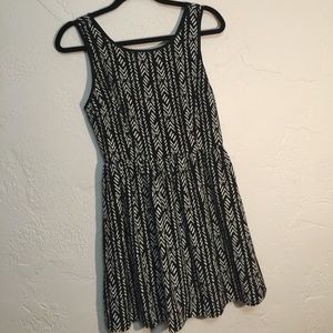 🌈 Forever 21 Black and White Dress NWT