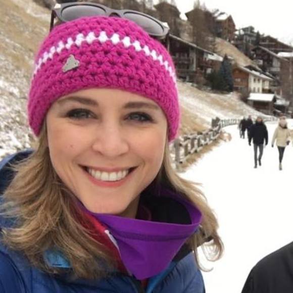 Meet your Posher, Issy - Picture 1 of 1