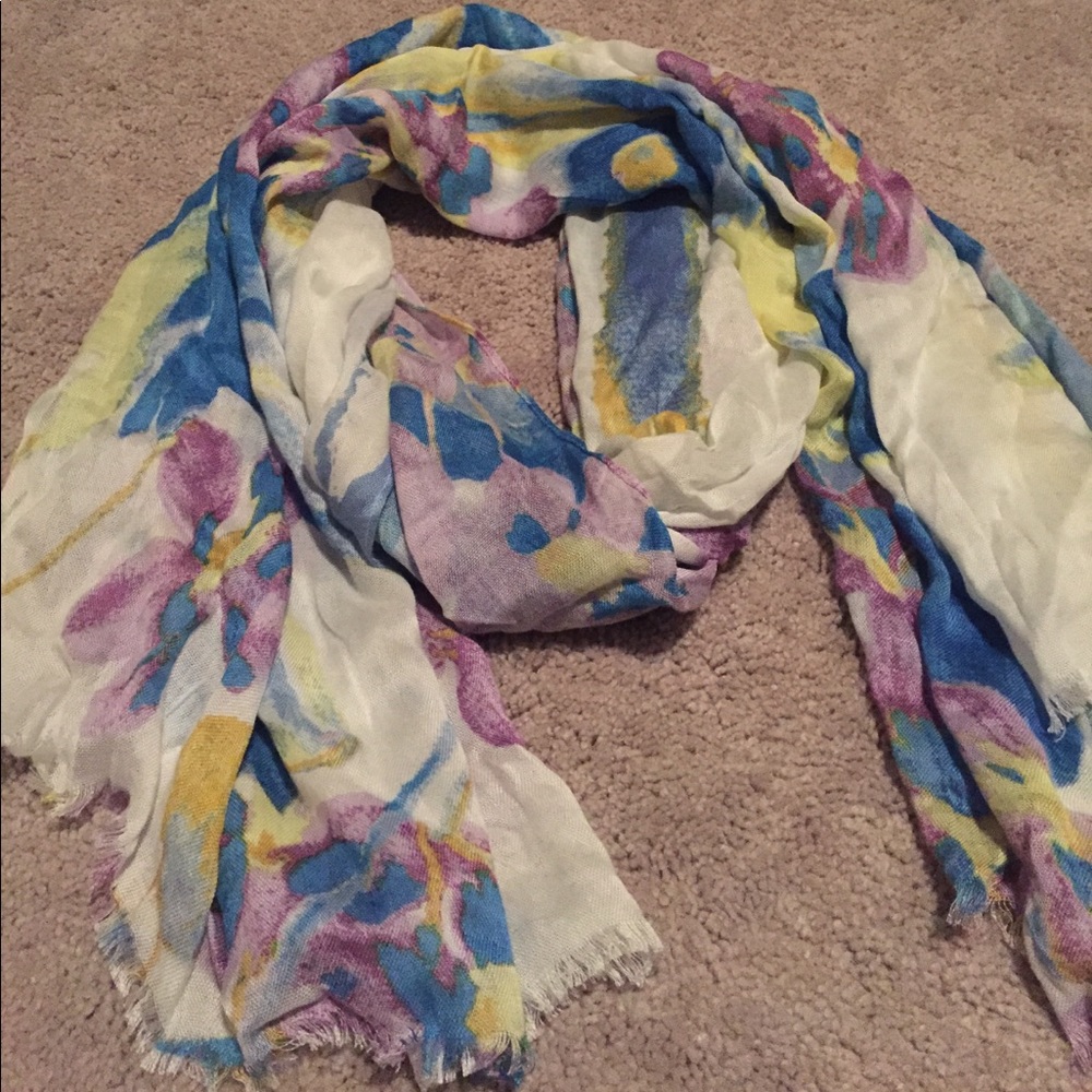GORGEOUS Floral Scarf