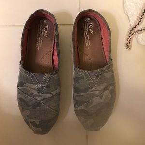 Camo Toms